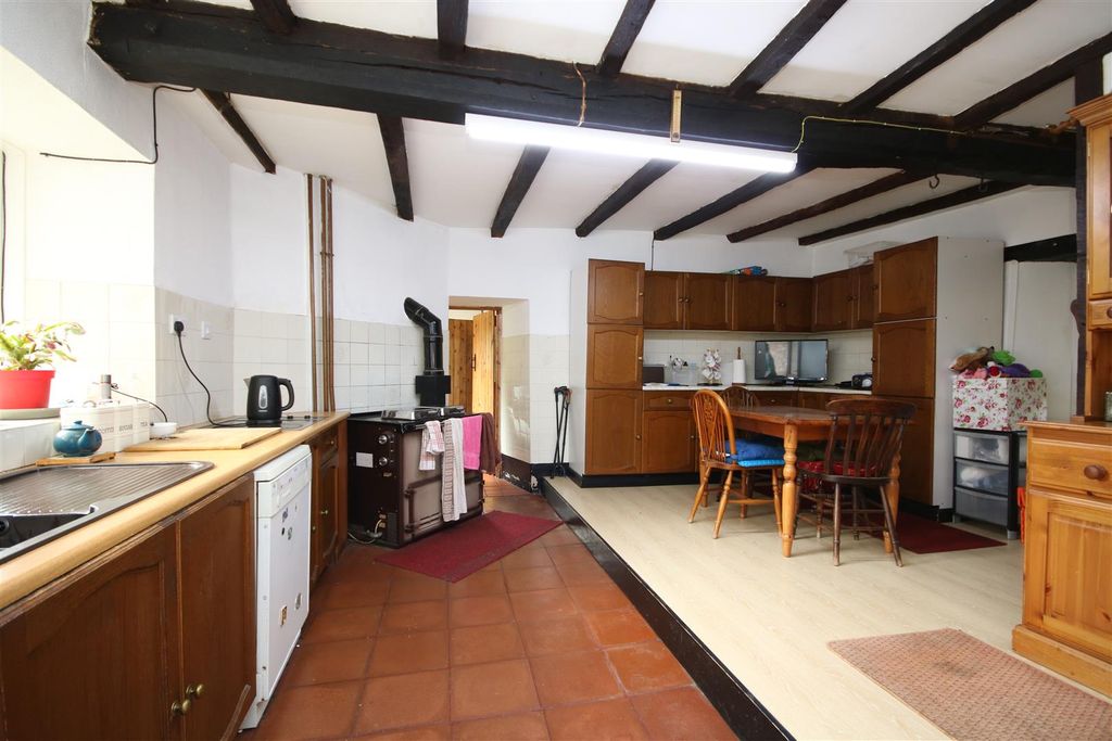 Property photo 3 of 10 Img_8936.Jpg