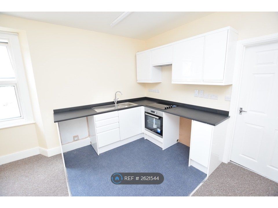 Property photo 3 of 10 Fitted Magnet Kitchen