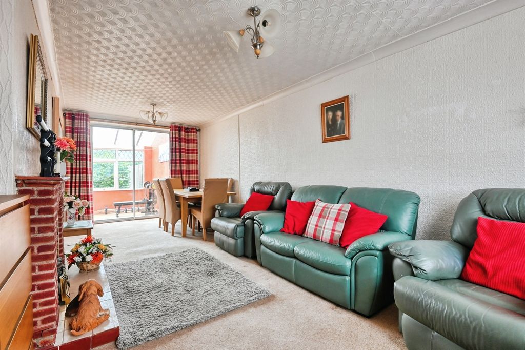 Property photo 2 of 15