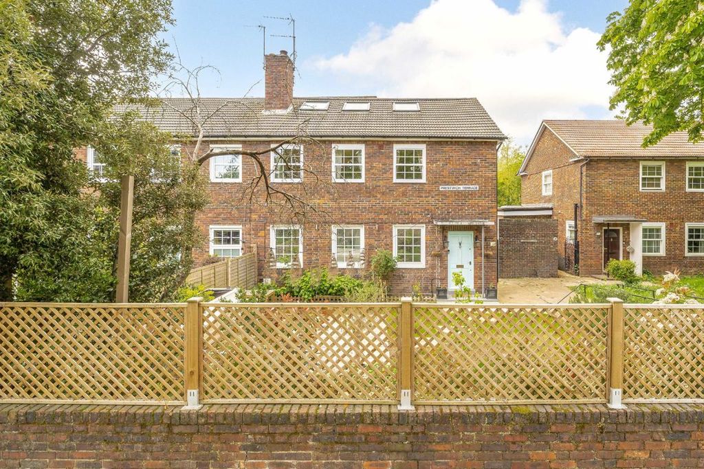 Property photo 1 of 8