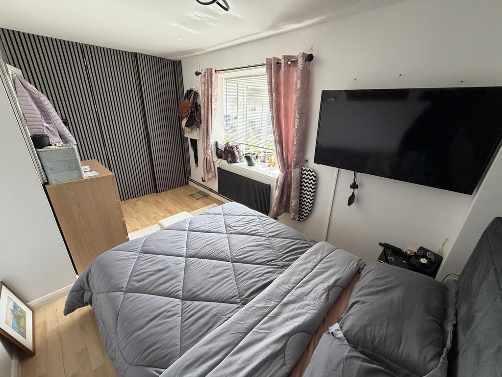 Additional image 10 of 2 bed flat for saleLandseer Court, Corby NN18