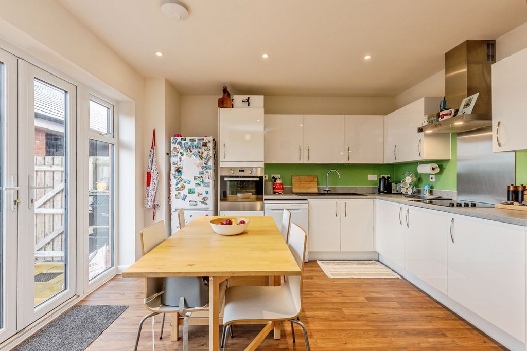 Property photo 1 of 21 Kitchen