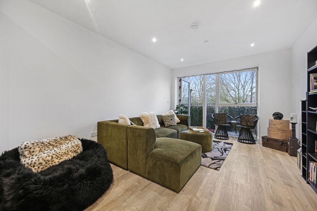 Property photo 3 of 10 Gallery