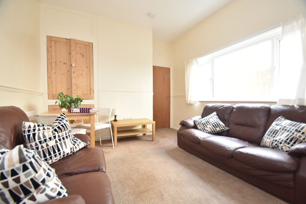 Property photo 3 of 10 Photo 03