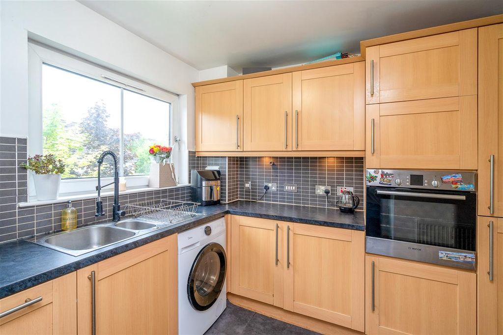 Additional image 9 of 2 bed flat for saleJardine Place, Bathgate EH48