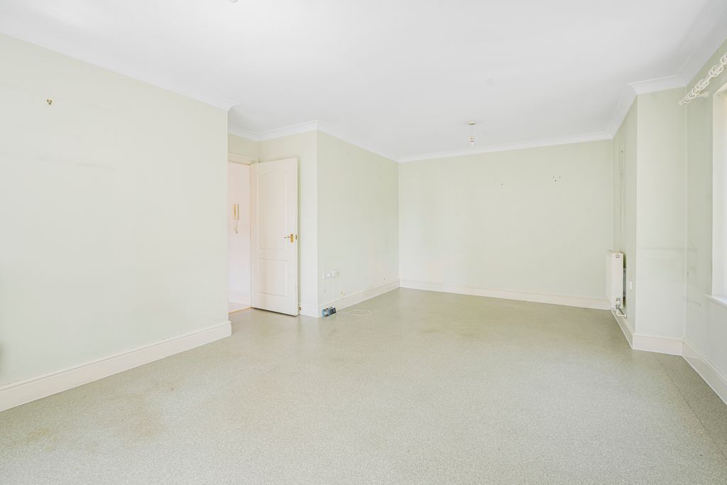 Property photo 3 of 15 Dining Room/Living Room