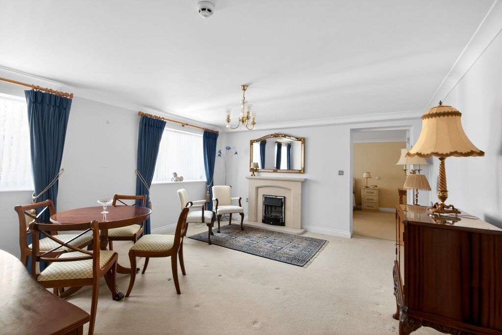 Property photo 2 of 15 Apt5-17Cavendishave-10.Jpg