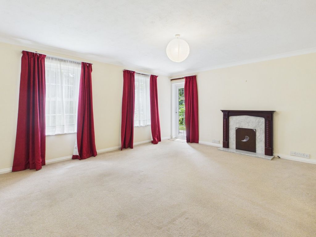 Property photo 2 of 10 Picture No. 12