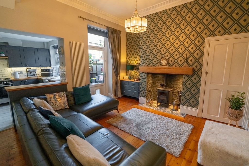 Property photo 2 of 22