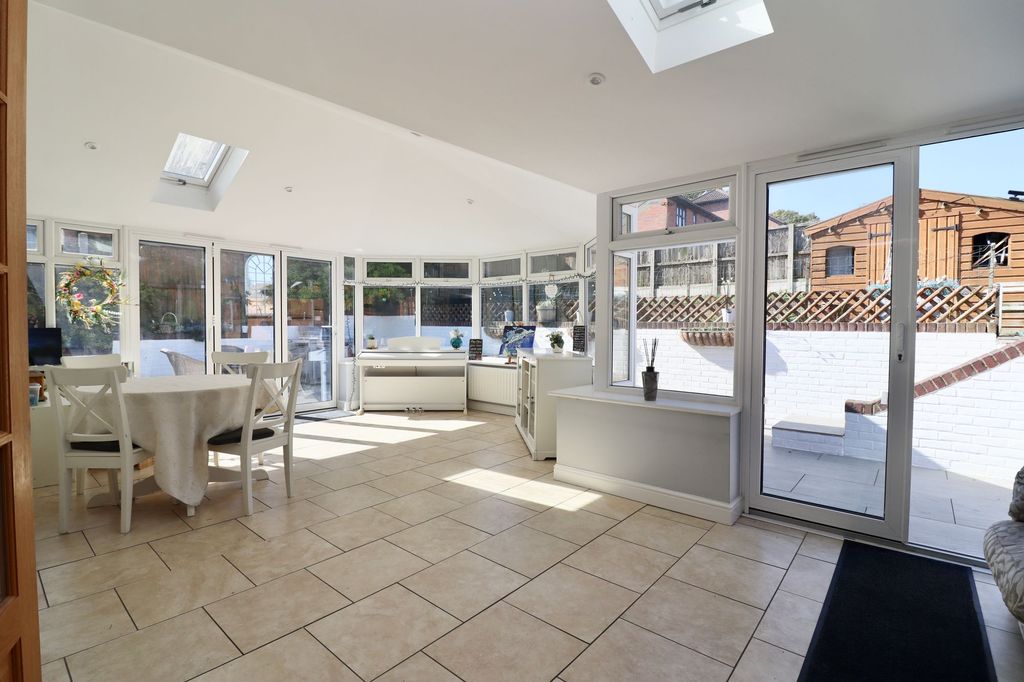 Property photo 2 of 27