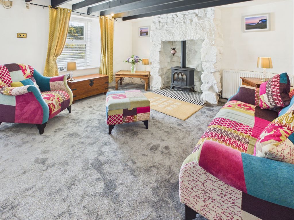 Property photo 2 of 10 Lounge