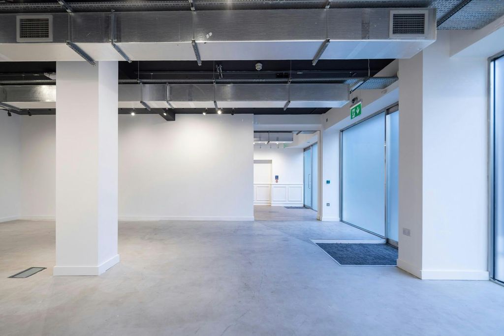 Property photo 2 of 19 Ground Floor