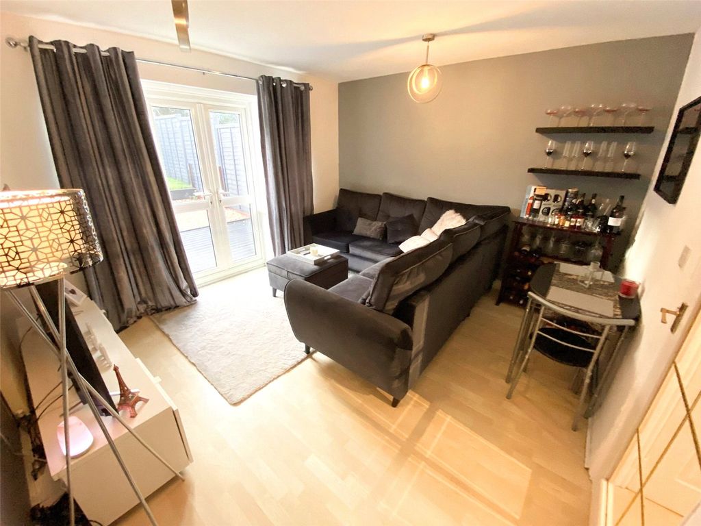 Property photo 2 of 15 Picture No. 35