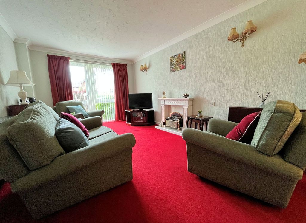 Property photo 2 of 11