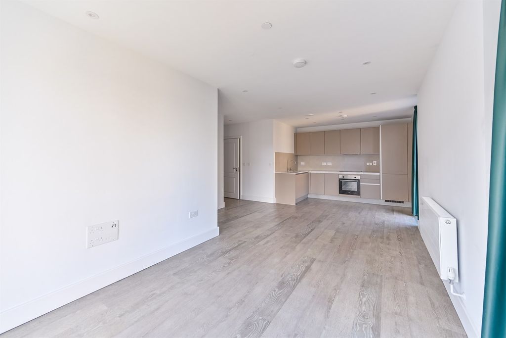 Property photo 3 of 10 Kitchen/Living Room