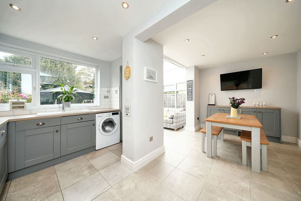 Property photo 2 of 38
