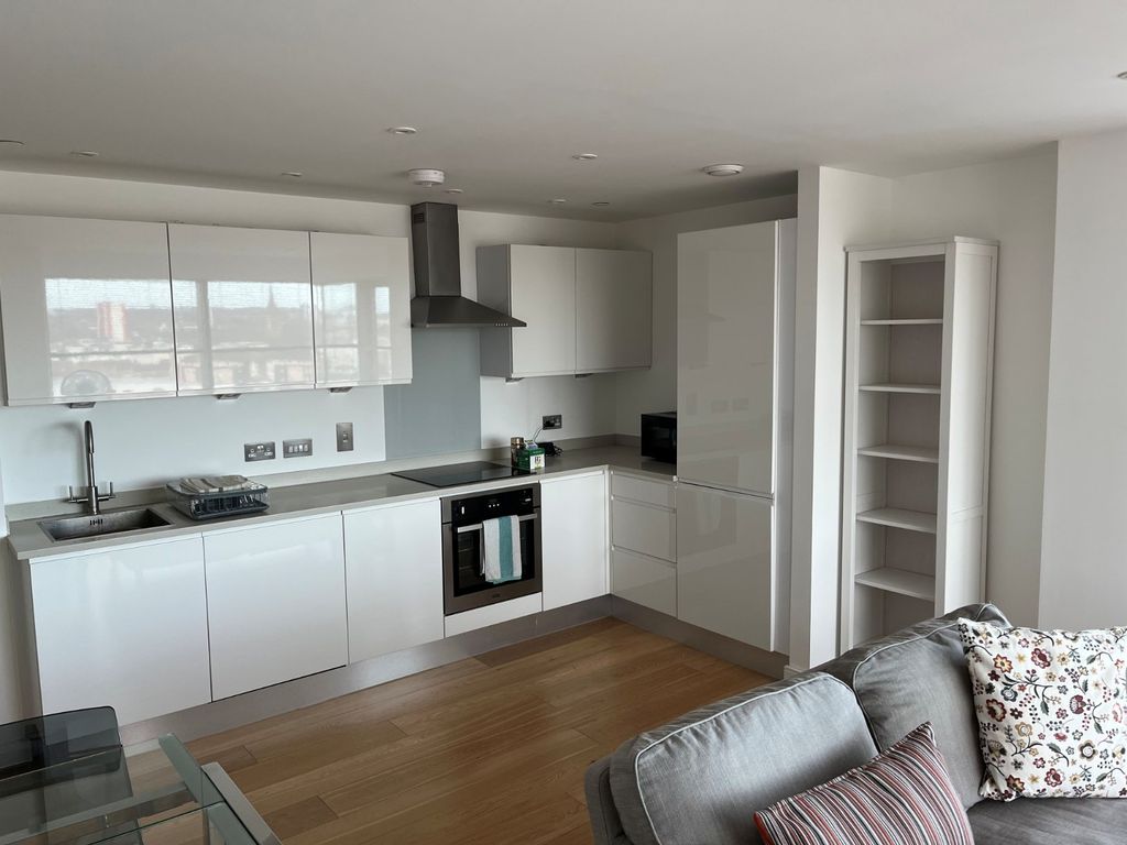 Property photo 2 of 11 Picture No. 14