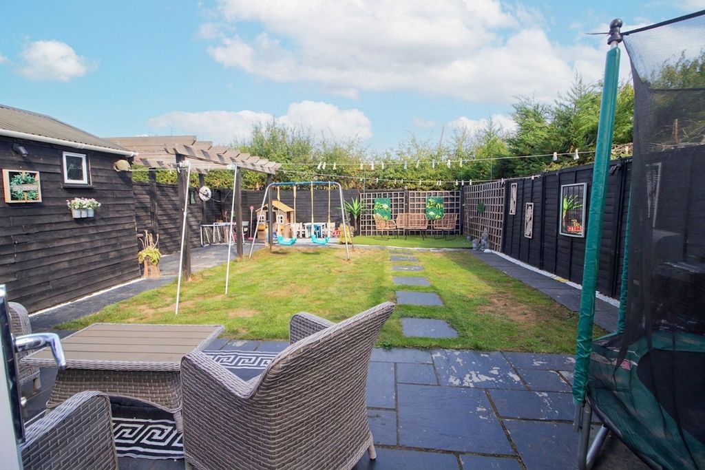 Property photo 3 of 28 Rear Garden