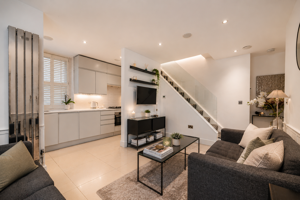 Property photo 3 of 9 E766187d-0c6E-474A-Bd8B-5A33E72Add37