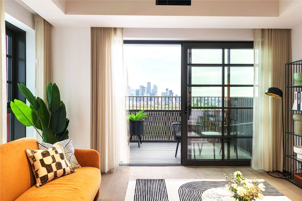 Property photo 3 of 13 Balcony