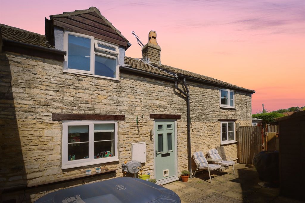 Property photo 1 of 17