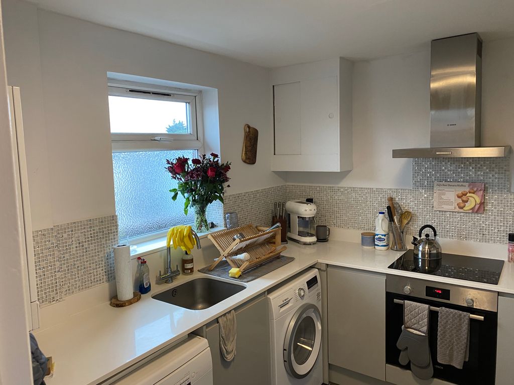 Property photo 2 of 17 Kitchen
