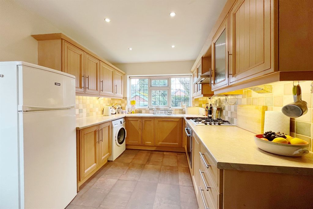 Property photo 3 of 15 Kitchen