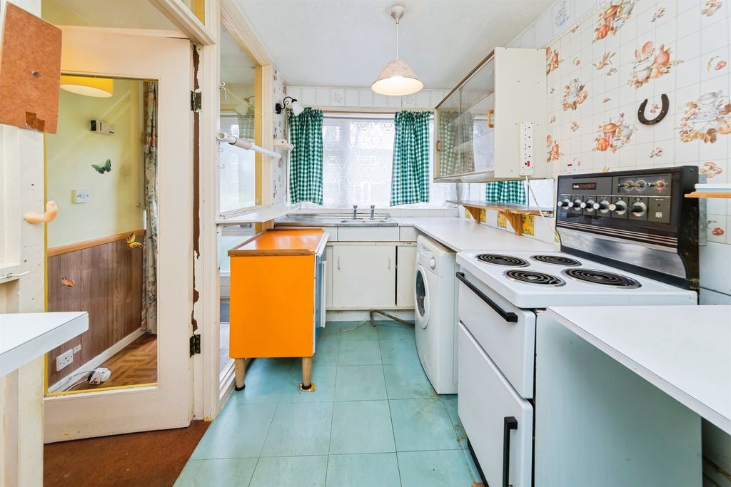 Property photo 3 of 13