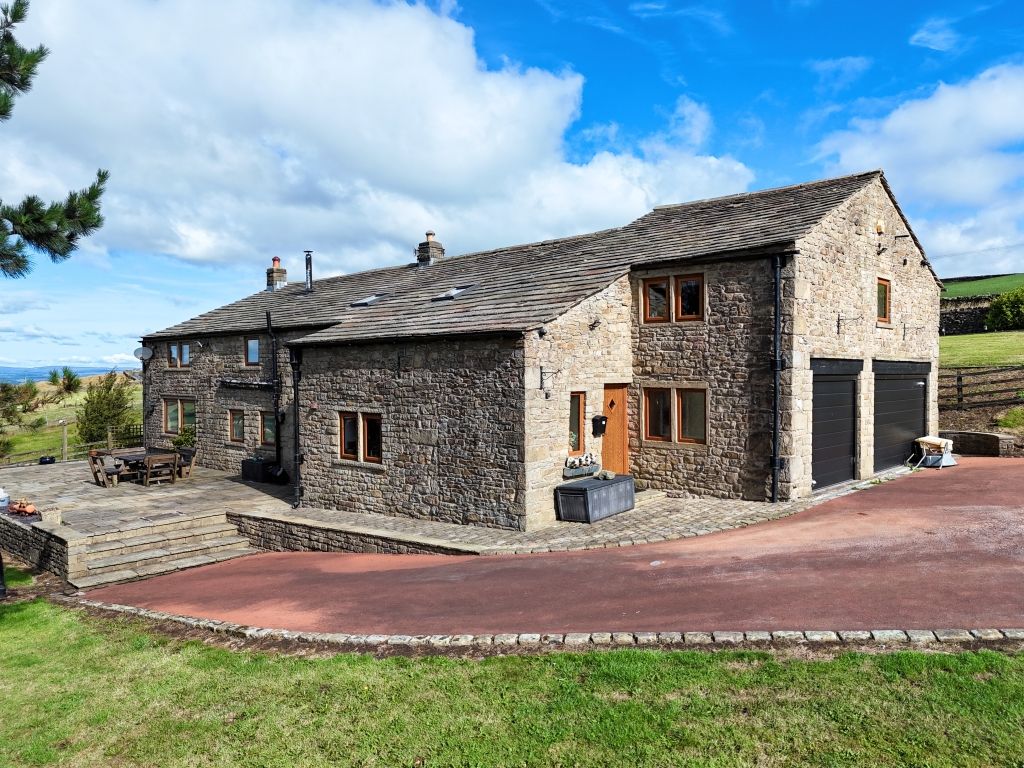 Property photo 1 of 27 External