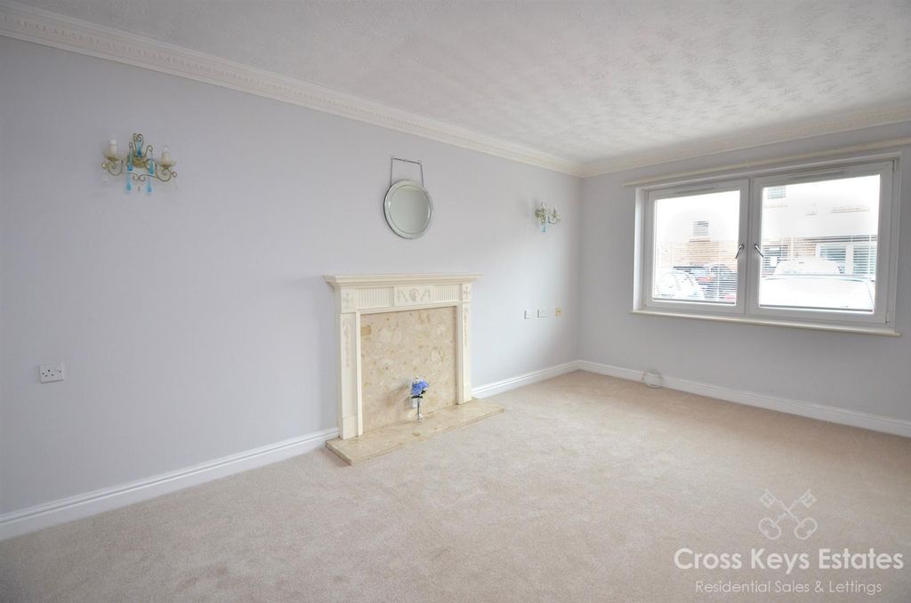 Property photo 2 of 23 Living Room