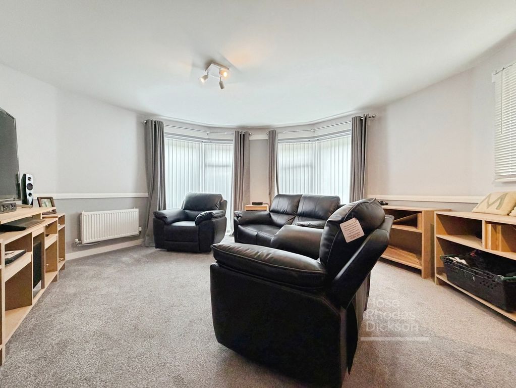 Property photo 3 of 10 Living Room