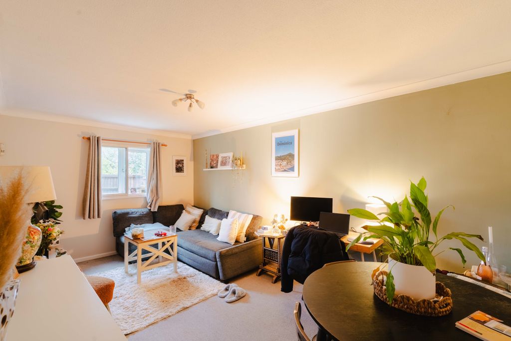 Property photo 3 of 11 Photo 3