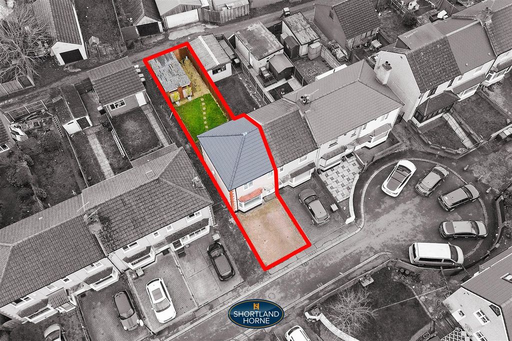 Property photo 2 of 25 11 Rose Avenue (4 Of 29).Jpg