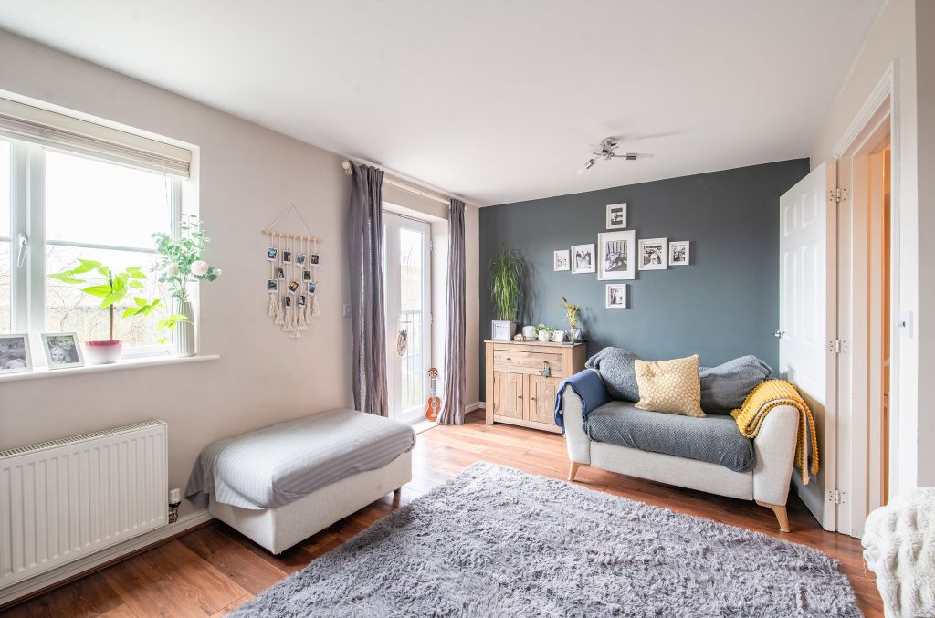 Property photo 3 of 22 Lounge