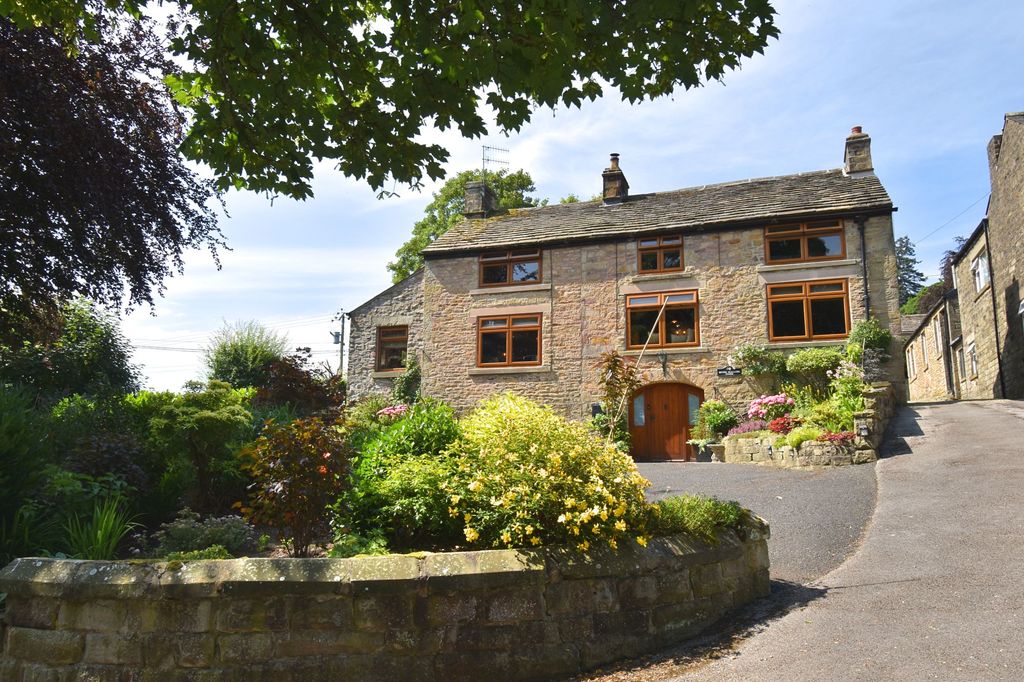 Property photo 1 of 33