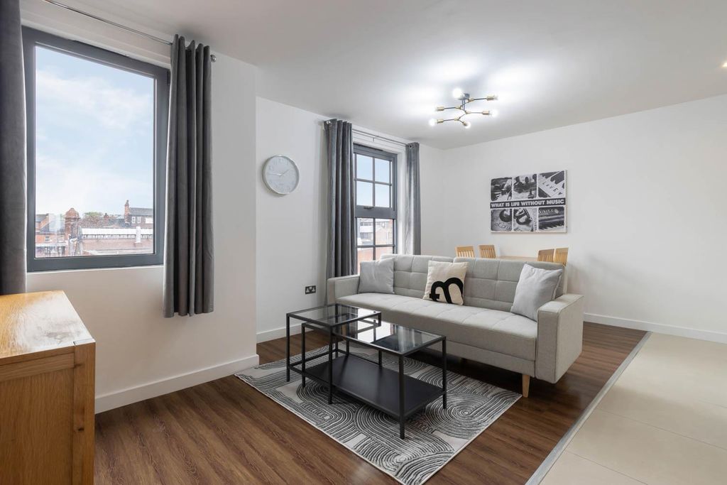 Property photo 1 of 15 Living Room