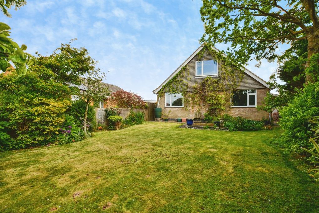 Additional image 14 of 5 bed detached bungalow for saleYoulgrave Avenue, Sutton-On-Sea, Mablethorpe LN12