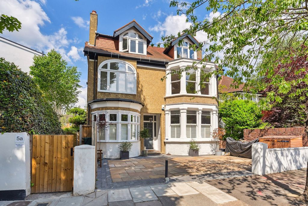 Property photo 1 of 8