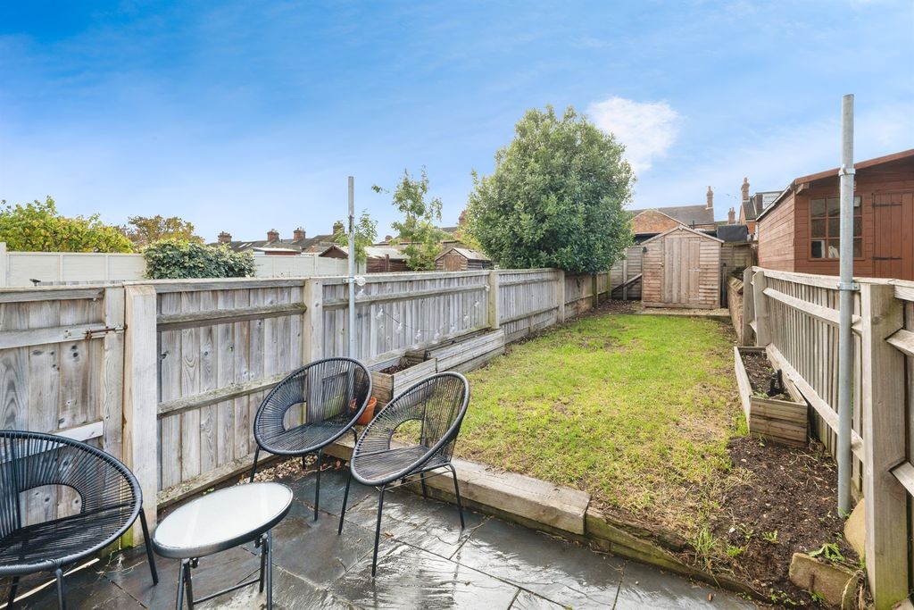 Property photo 2 of 17