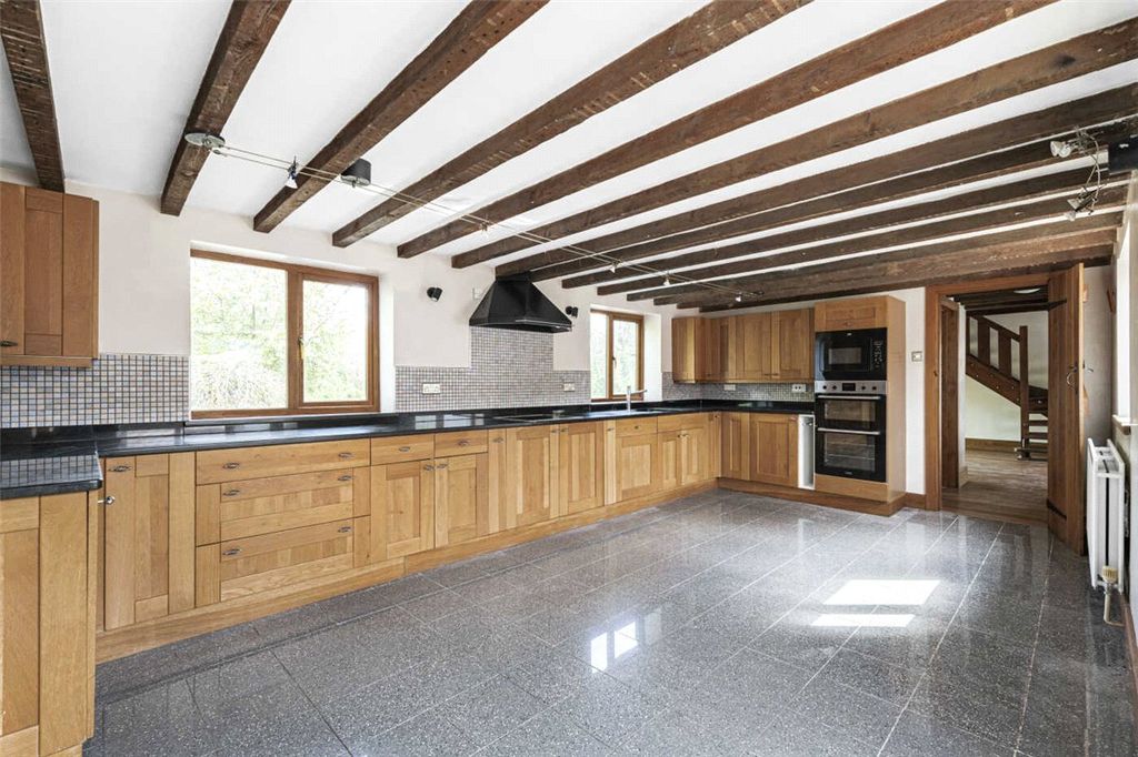 Property photo 3 of 49 Picture No. 03