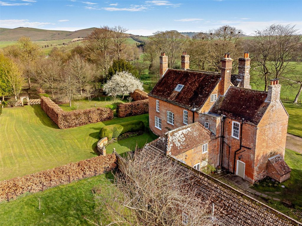 Property photo 2 of 21 Picture No. 14