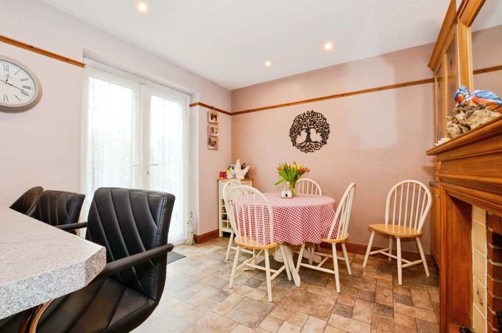 Property photo 3 of 19 Dsc_5266