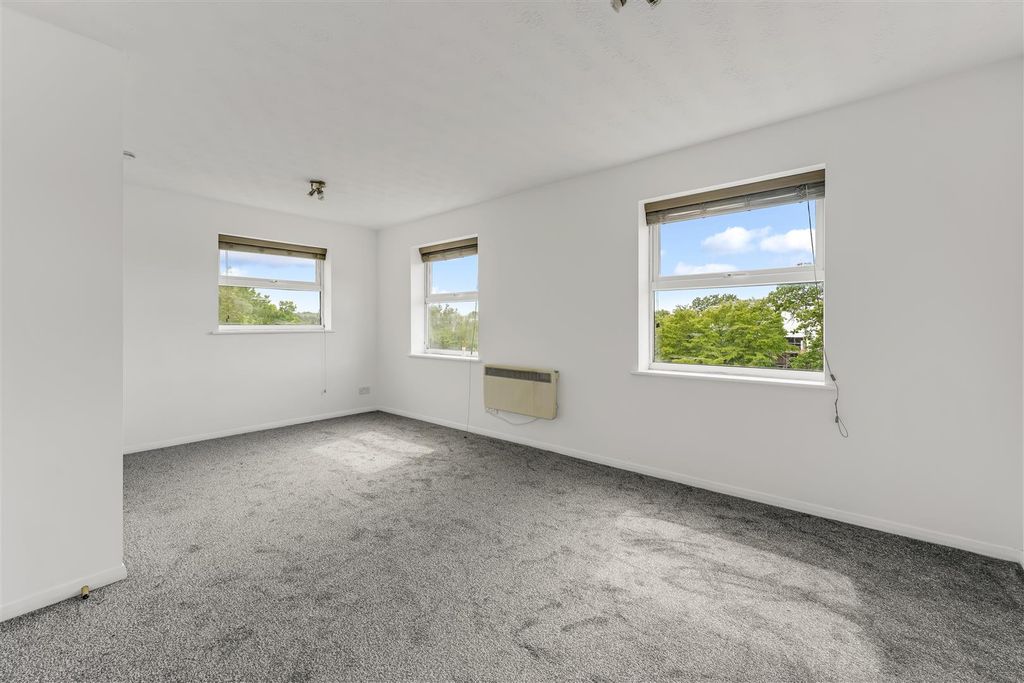 Property photo 2 of 17 Dsc08439_Hdr.Jpg