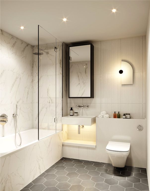 Property photo 2 of 7 Bathroom
