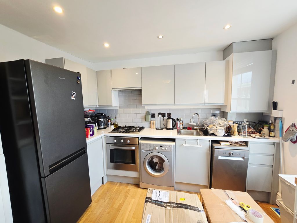 Property photo 3 of 6