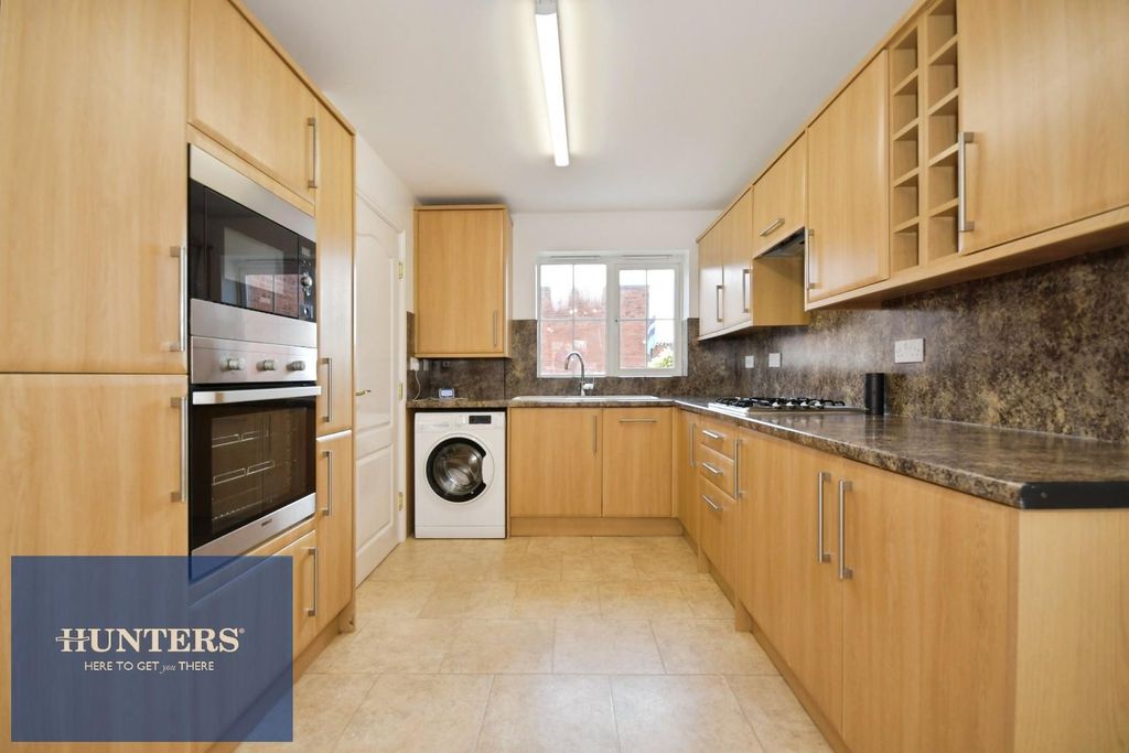 Property photo 2 of 16 Kitchen Diner 02.Jpg