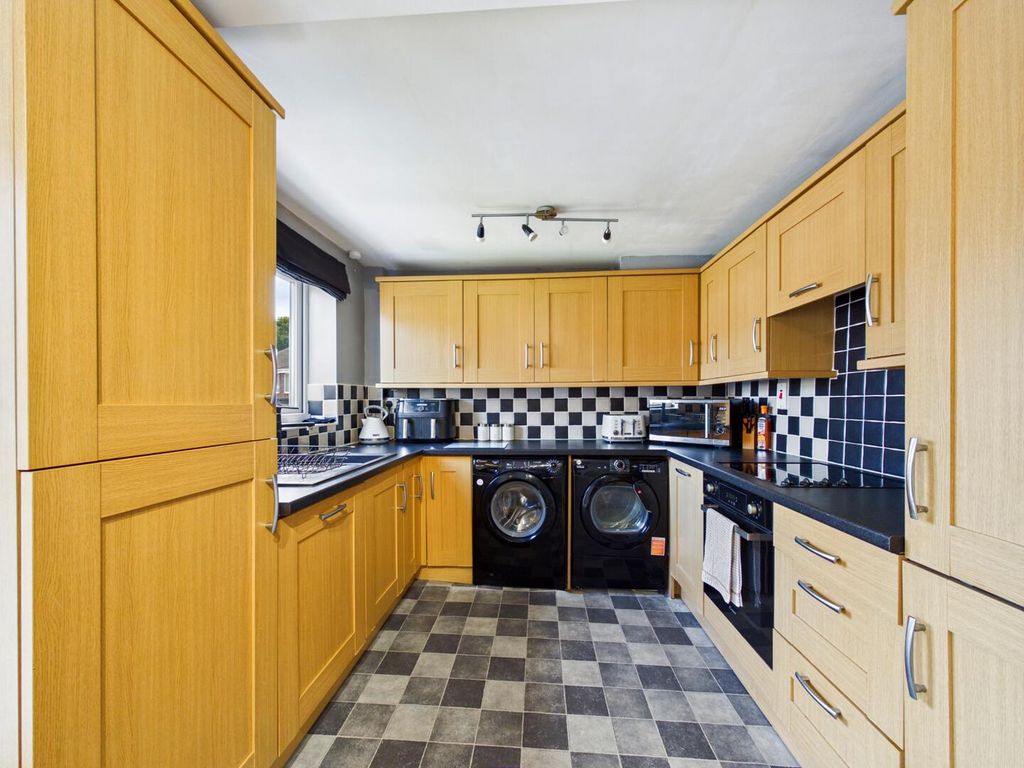 Property photo 3 of 14 Kitchen