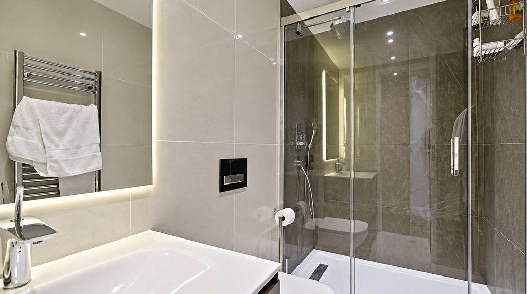 Property photo 3 of 8 Shower Room