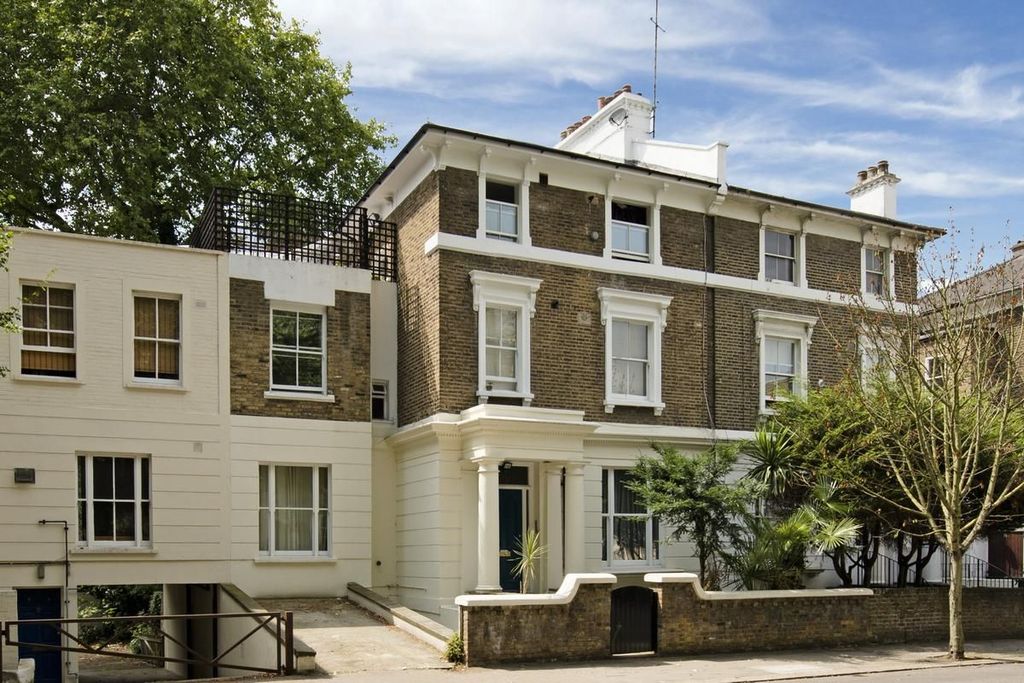 Property photo 1 of 2