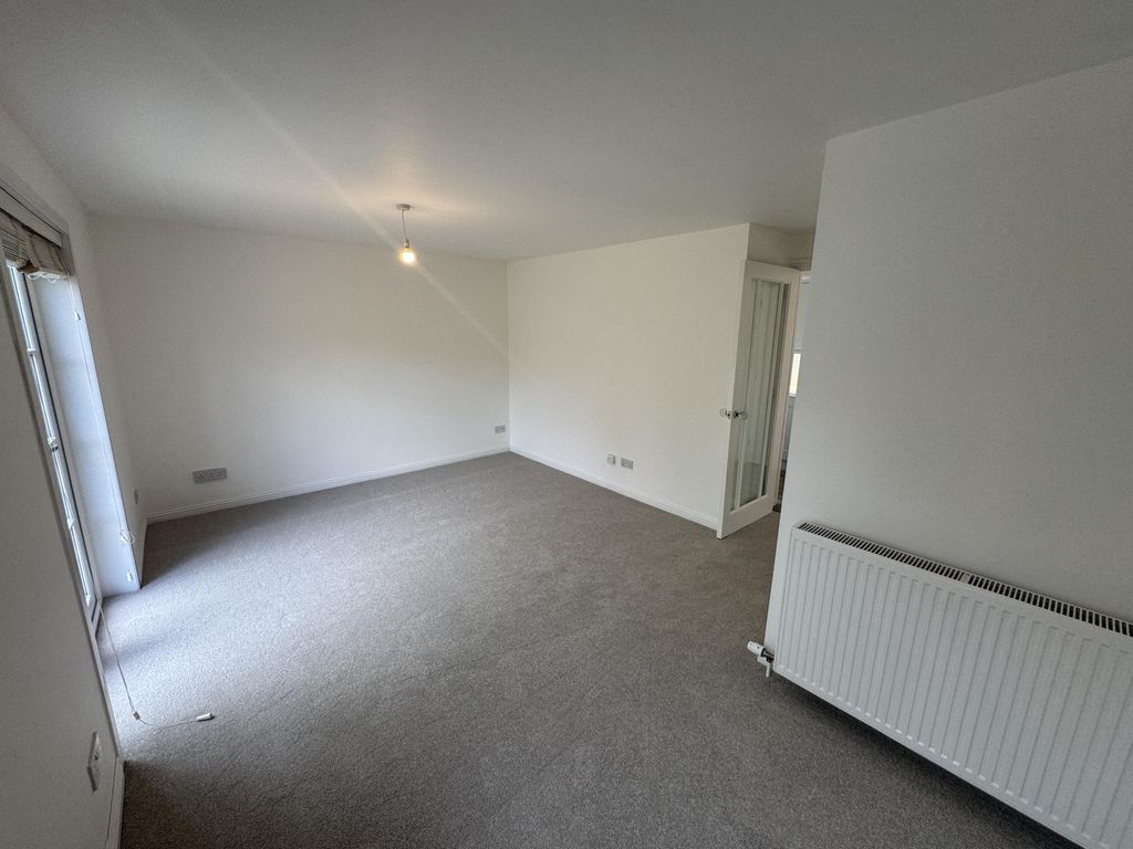 Property photo 3 of 31